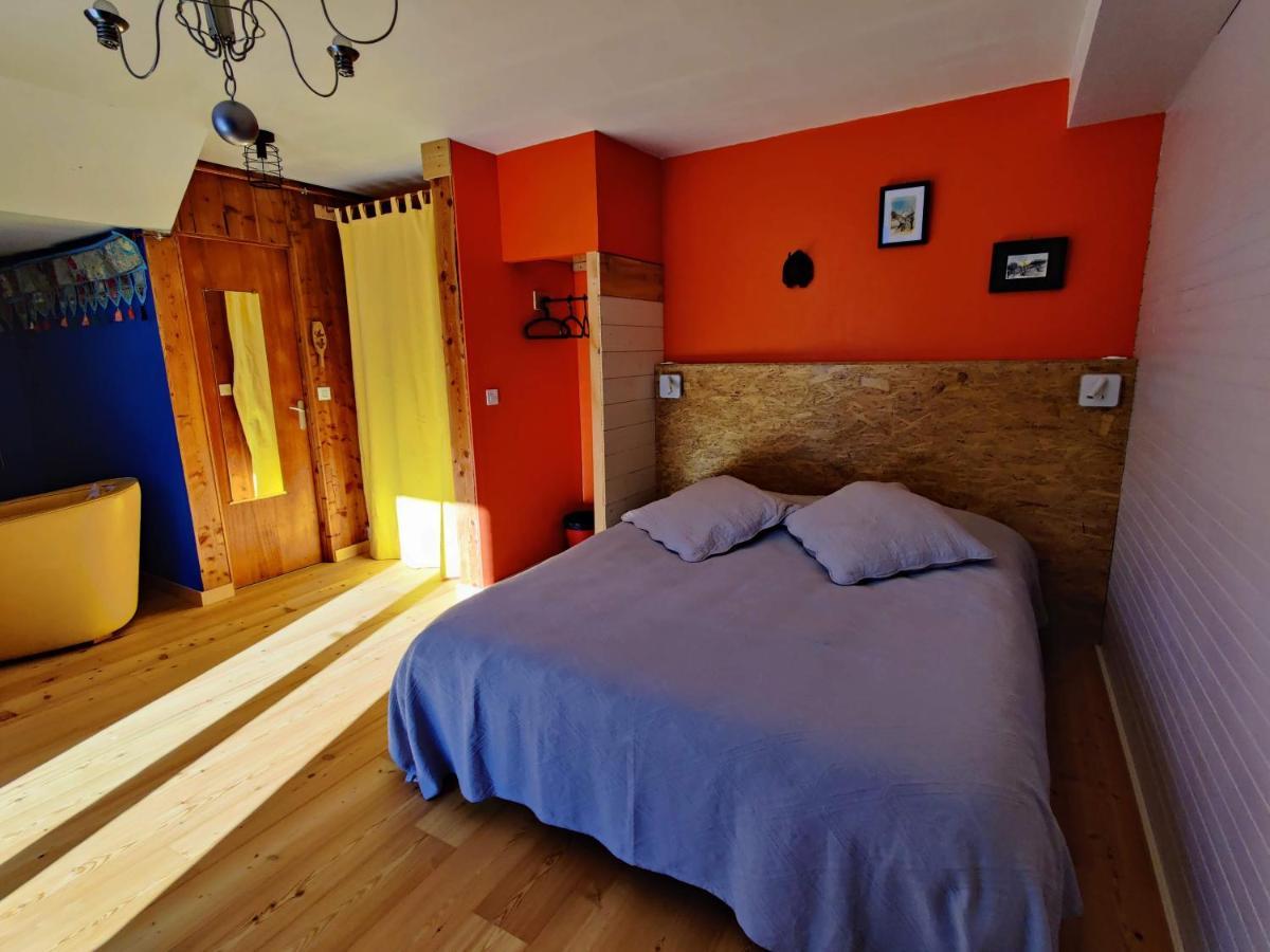 Chalet Ailleurs Appartement A Molines En Queyras Exteriör bild