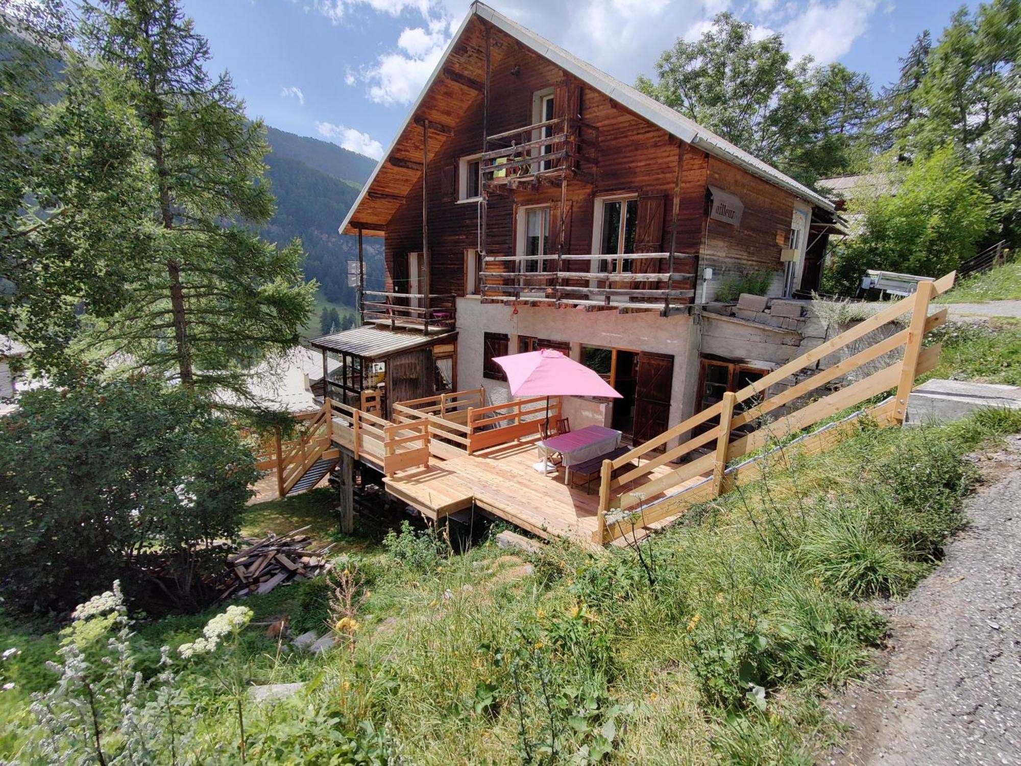 Chalet Ailleurs Appartement A Molines En Queyras Exteriör bild