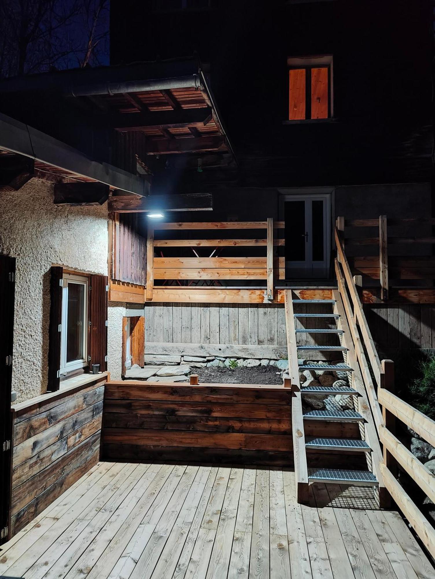 Chalet Ailleurs Appartement A Molines En Queyras Exteriör bild