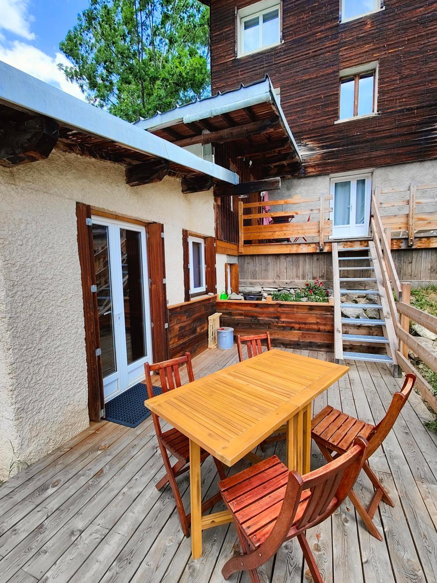 Chalet Ailleurs Appartement A Molines En Queyras Exteriör bild