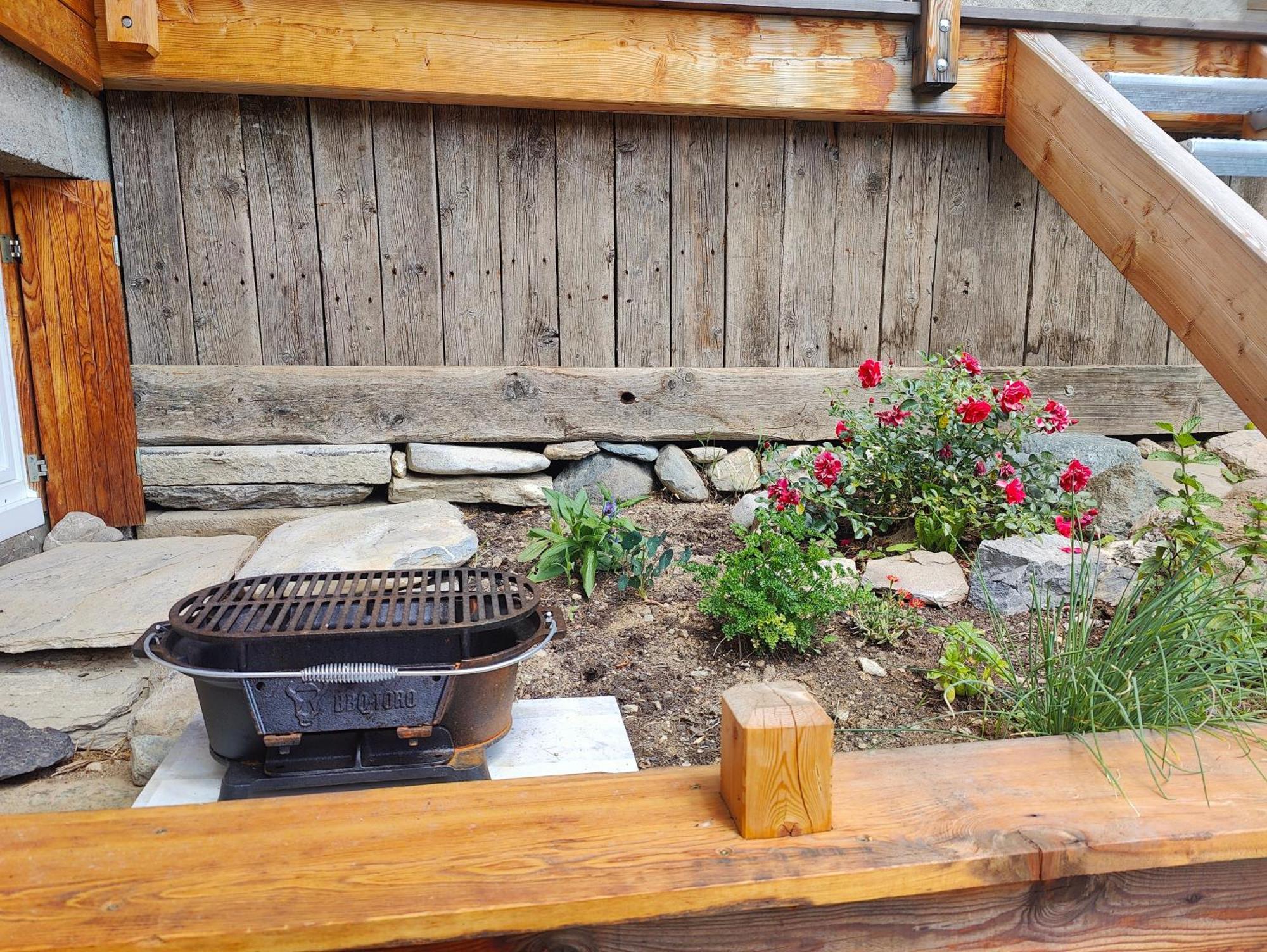 Chalet Ailleurs Appartement A Molines En Queyras Exteriör bild