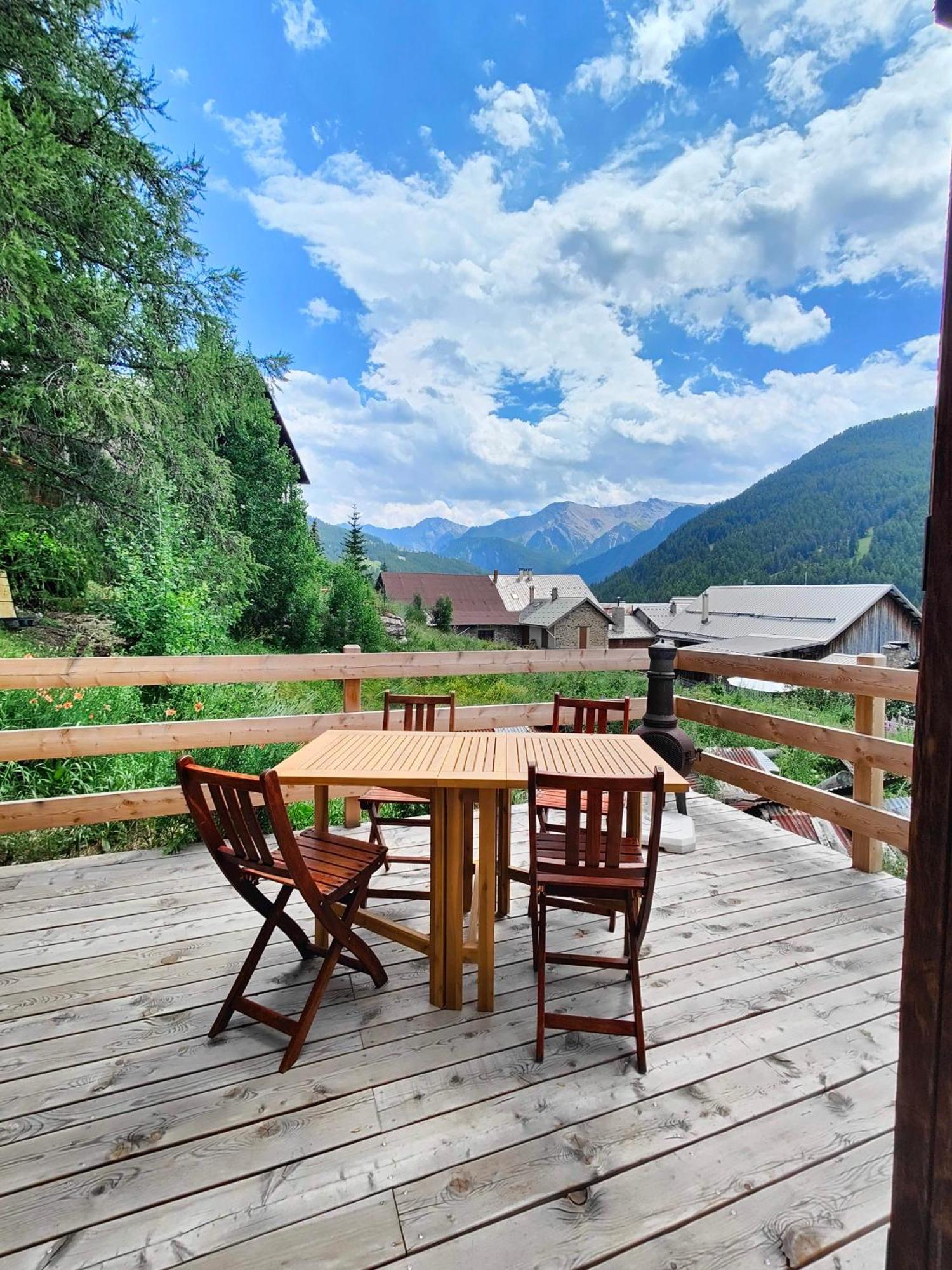 Chalet Ailleurs Appartement A Molines En Queyras Exteriör bild